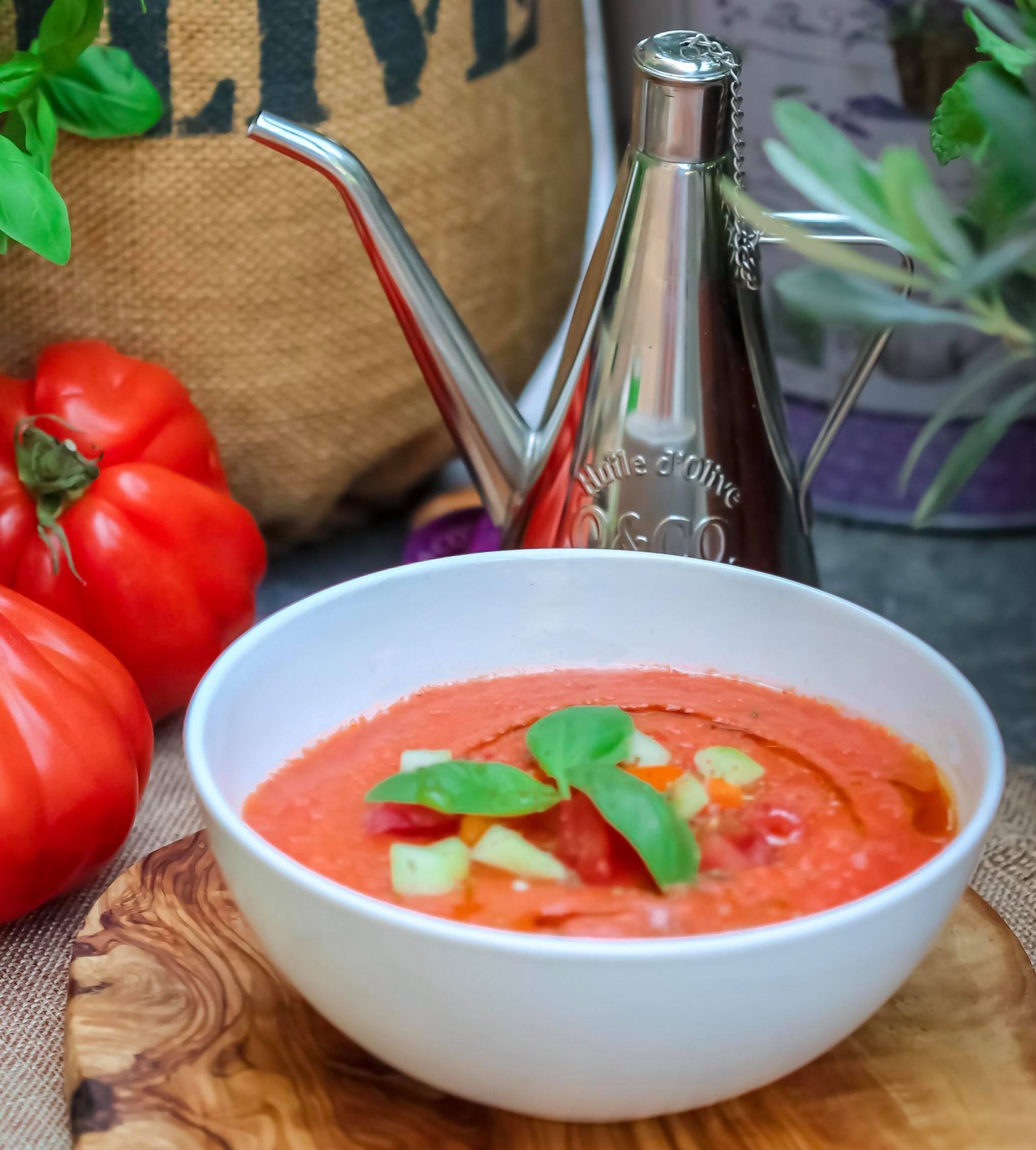 Débardeur 'Gazpacho' | Imprimé Culinaire Espagnol | Tissu Léger | Pour Amateurs De Cuisine Et Style Décontracté